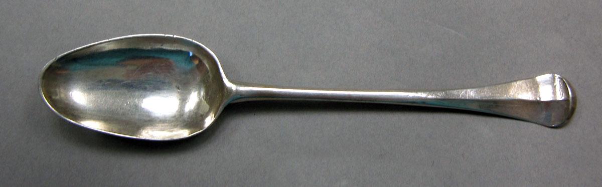 1962.0240.549 Silver spoon upper surface