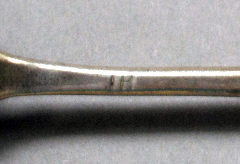 1962.0240.550 Silver spoon mark