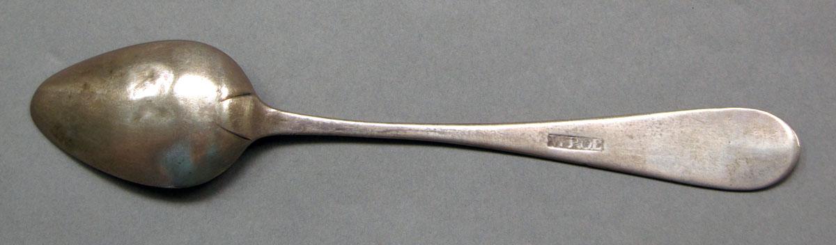 1962.0240.556 Silver spoon underside