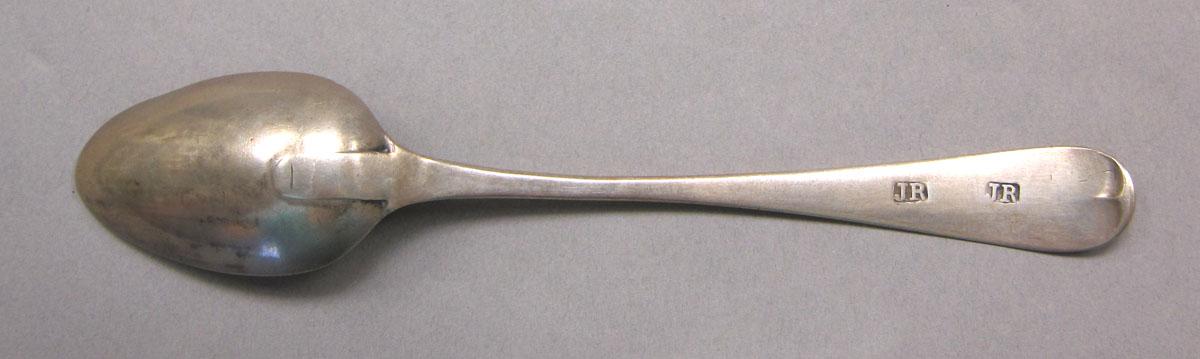 1962.0240.557 Silver spoon underside