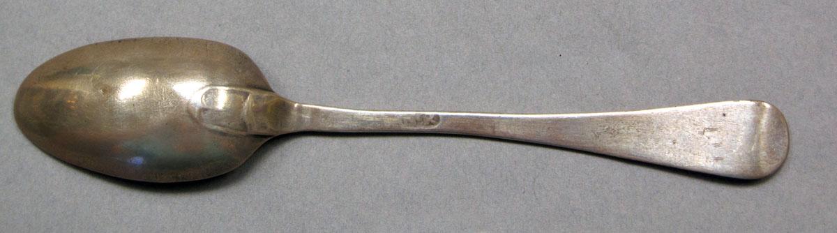 1962.0240.558 Silver spoon underside