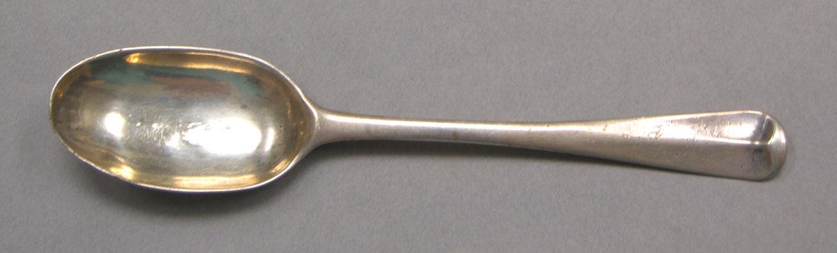 1962.0240.559 Silver spoon upper surface
