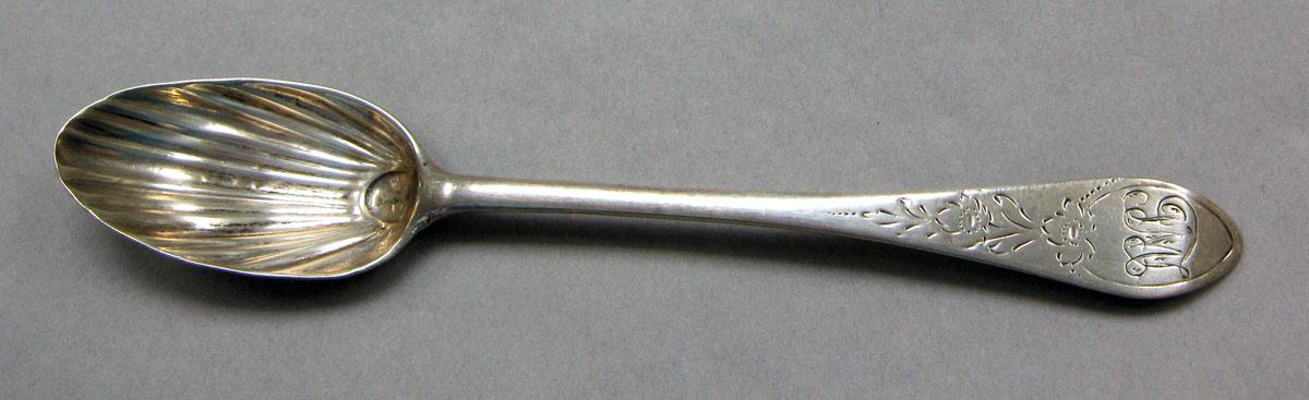 1962.0240.560 Silver spoon upper surface