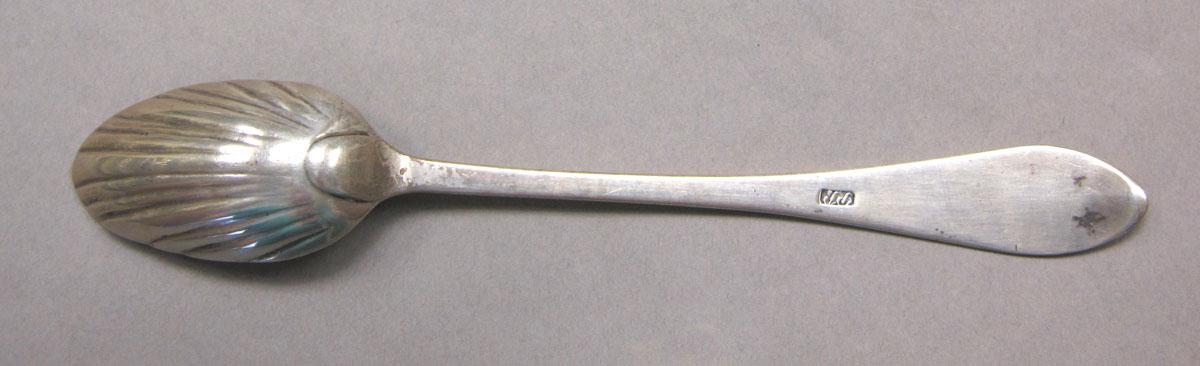 1962.0240.560 Silver spoon underside