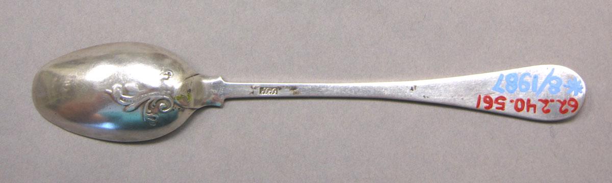 1962.0240.561 Silver spoon underside