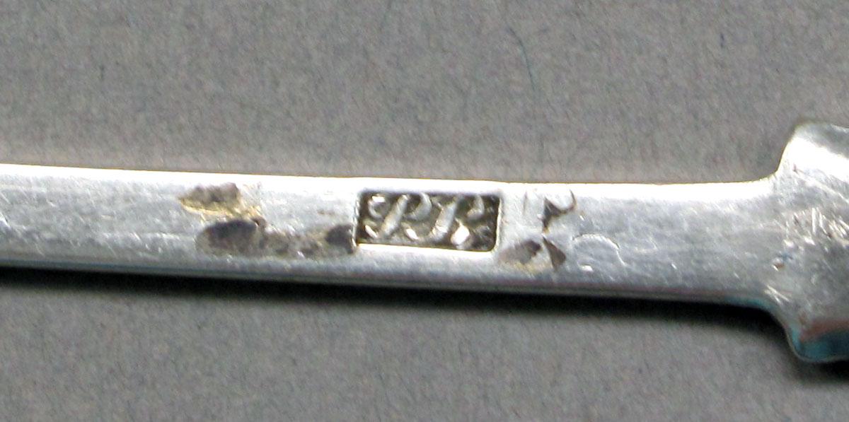 1962.0240.561 Silver spoon mark