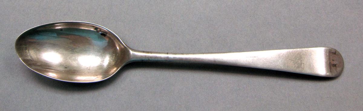 1962.0240.562 Silver spoon upper surface
