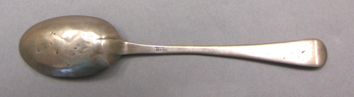 1962.0240.563 Silver spoon underside