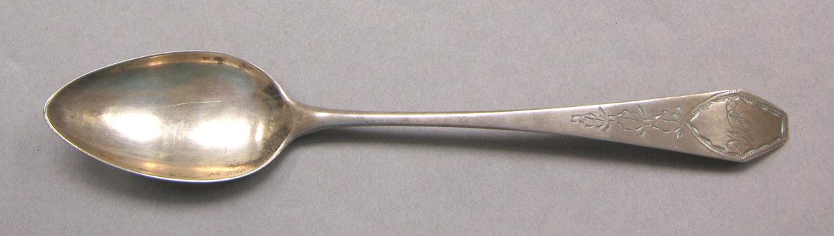 1962.0240.565 Silver spoon upper surface