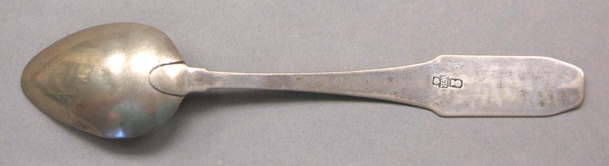 1962.0240.567 Silver spoon underside