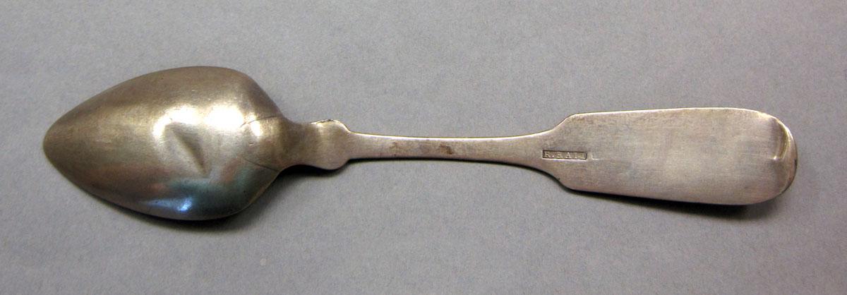 1962.0240.570 Silver spoon underside