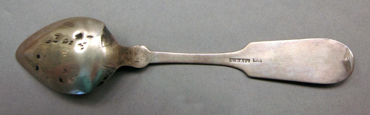 1962.0240.571 Silver spoon underside