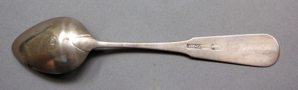 1962.0240.575 Silver spoon underside