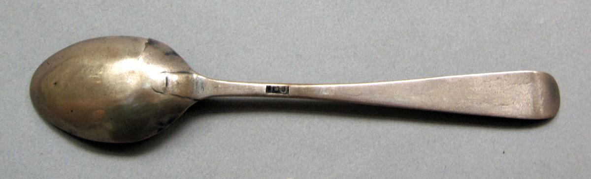 1962.0240.580 Silver spoon underside