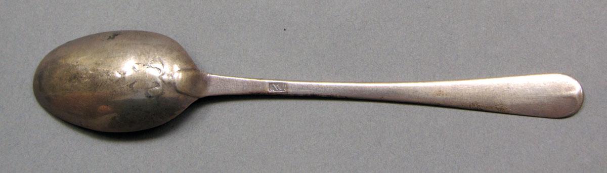 1962.0240.581 Silver spoon underside