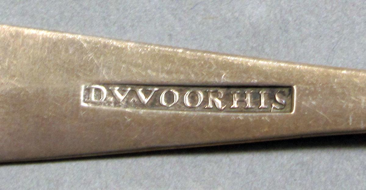 1962.0240.587 Silver spoon mark