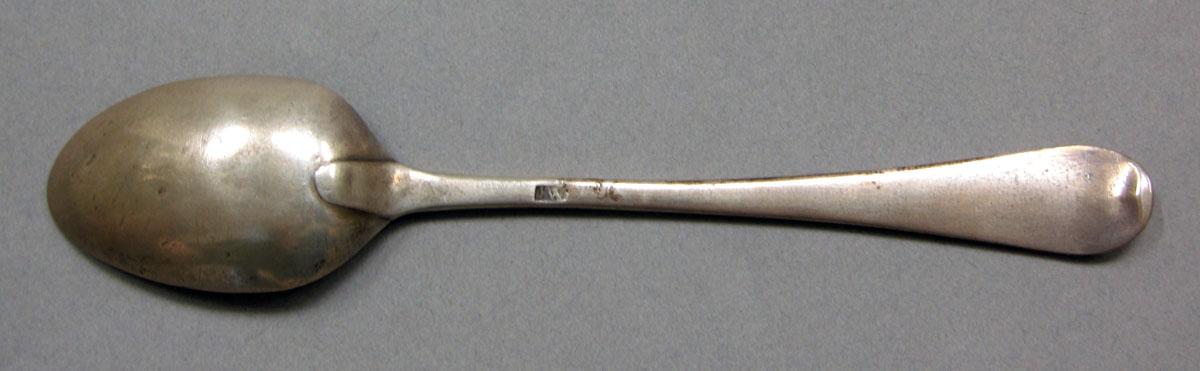 1962.0240.593 Silver spoon underside