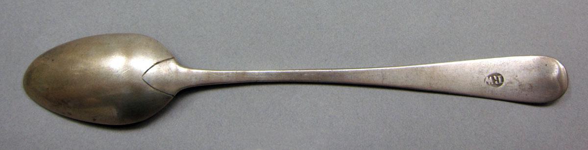 1962.0240.599 Silver spoon underside