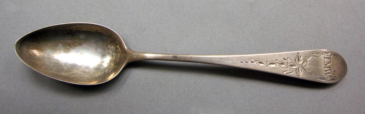 1962.0240.600 Silver spoon upper surface