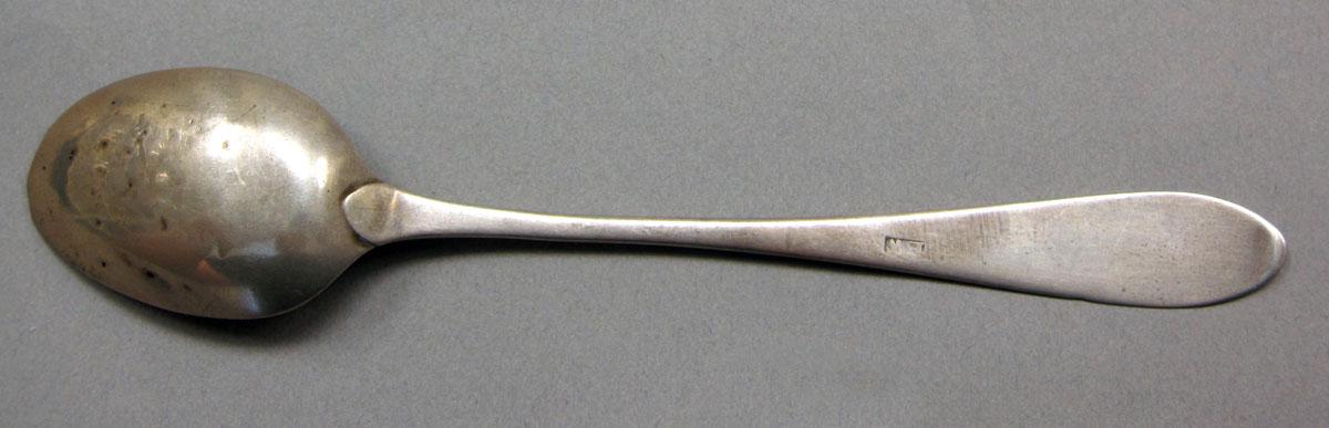 1962.0240.603 Silver spoon underside