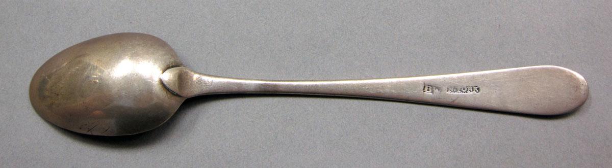 1962.0240.604 Silver spoon underside