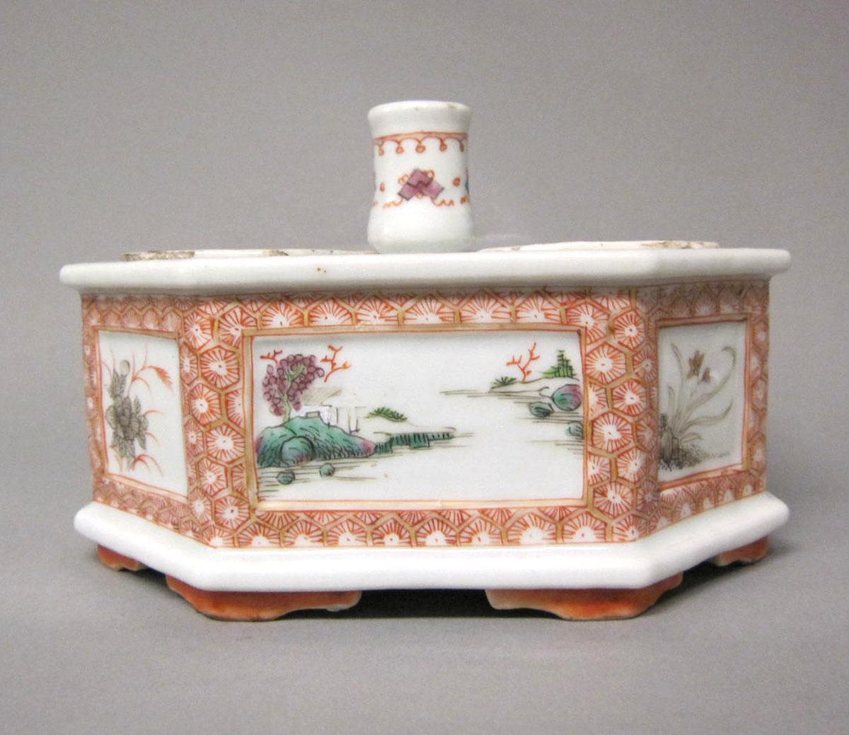 1955.0118.002 A-E Porcelain inkstand