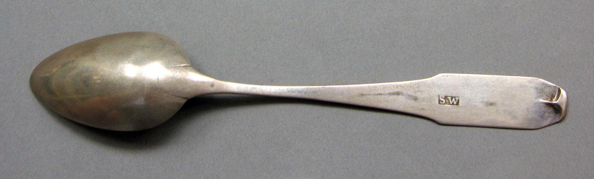 1962.0240.608 Silver spoon underside
