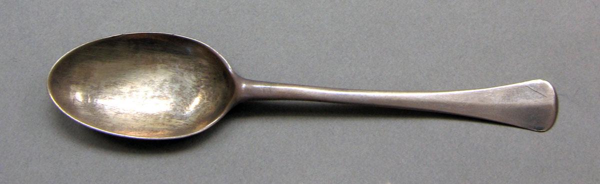 1962.0240.610 Silver spoon upper surface