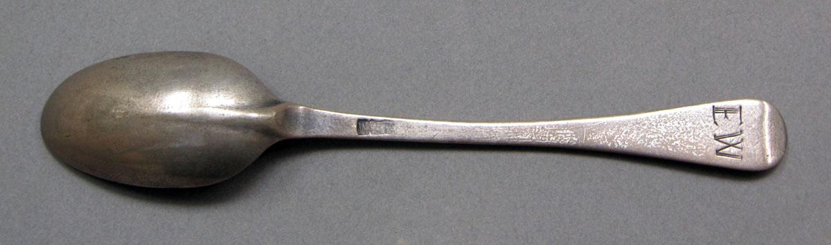 1962.0240.611 Silver spoon underside