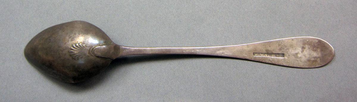 1962.0240.612 Silver spoon underside