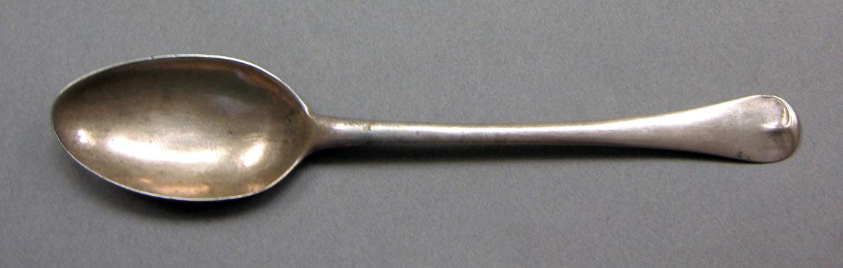 1962.0240.613 Silver spoon upper surface