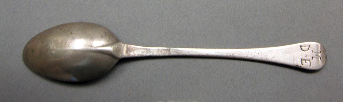 1962.0240.613 Silver spoon underside