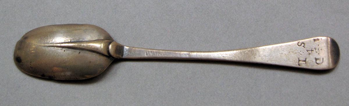 1962.0240.627 Silver spoon underside