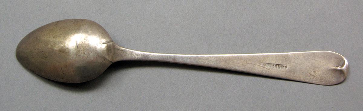 1962.0240.628 Silver spoon underside