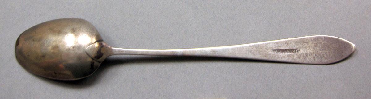 1962.0240.636 Silver spoon underside