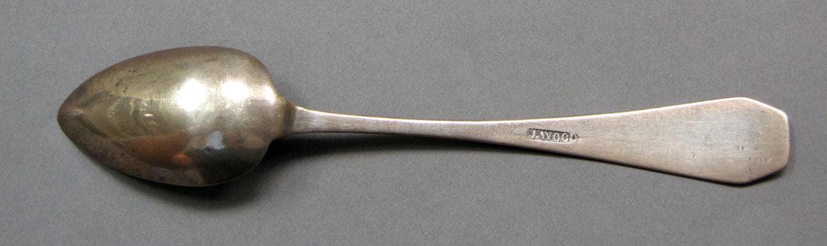 1962.0240.641 Silver spoon underside