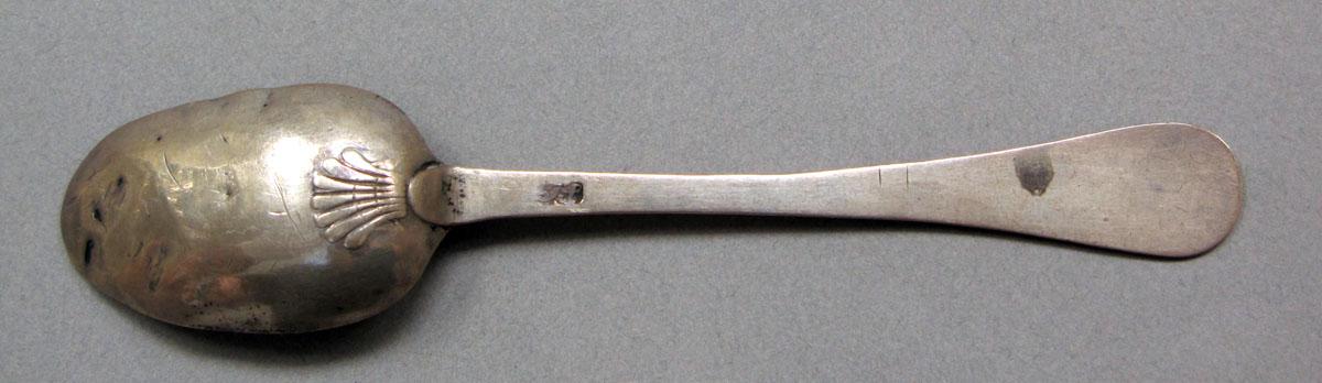 1962.0240.646 Silver spoon underside