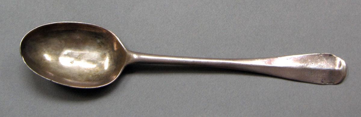 1962.0240.648 Silver spoon upper surface