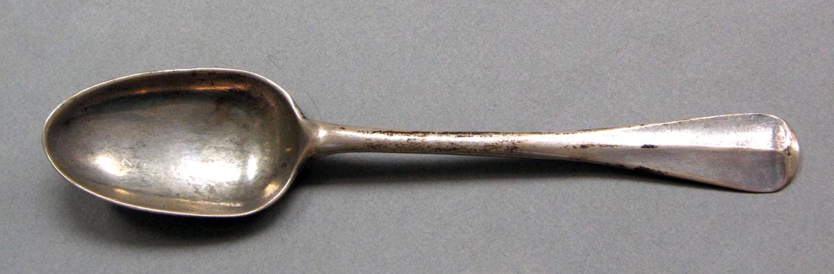 1962.0240.649 Silver spoon upper surface