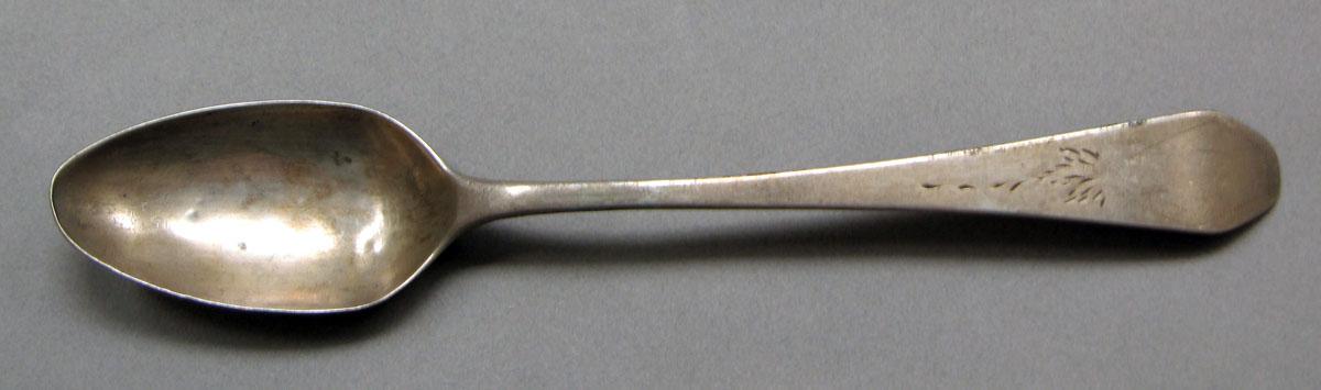 1962.0240.650 Silver spoon upper surface