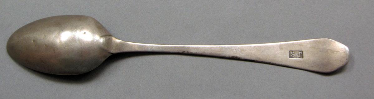 1962.0240.650 Silver spoon underside