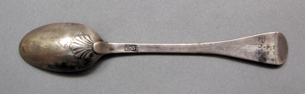 1962.0240.652 Silver spoon underside