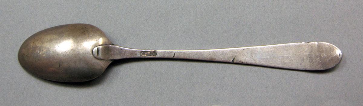 1962.0240.653 Silver spoon underside