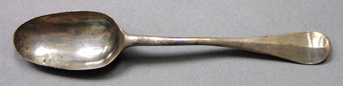 1962.0240.658 Silver Spoon upper surface