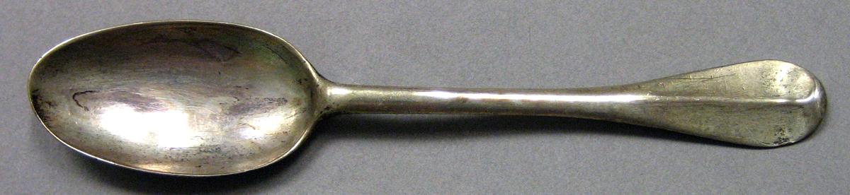 1962.0240.665 Silver Spoon upper surface