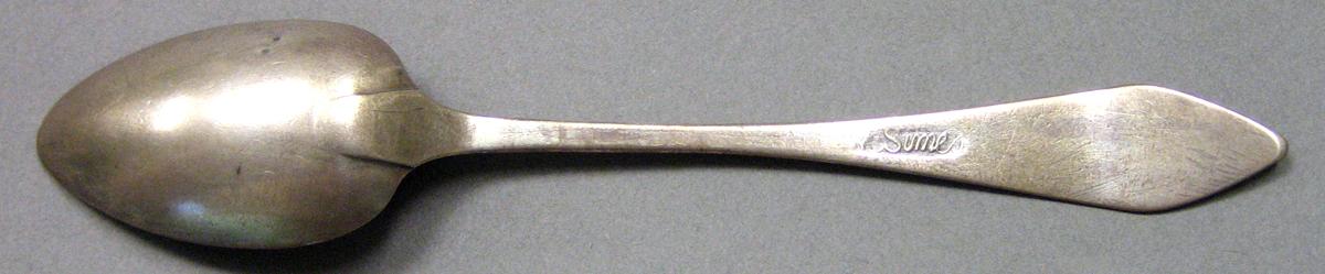 1962.0240.680.002 Silver Spoon underside