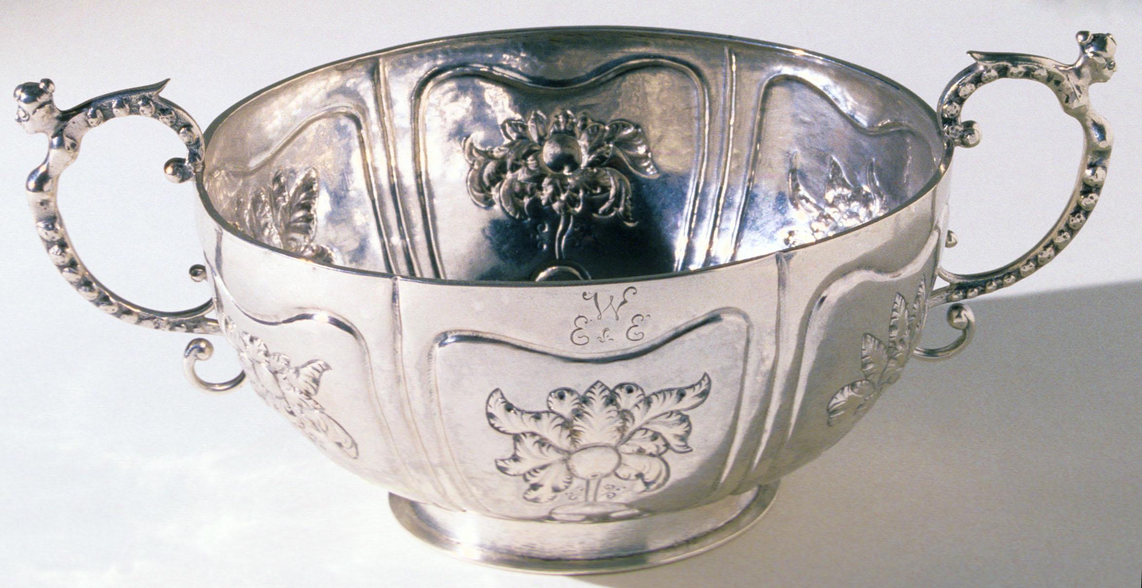 1955.0127 Bowl, view 2