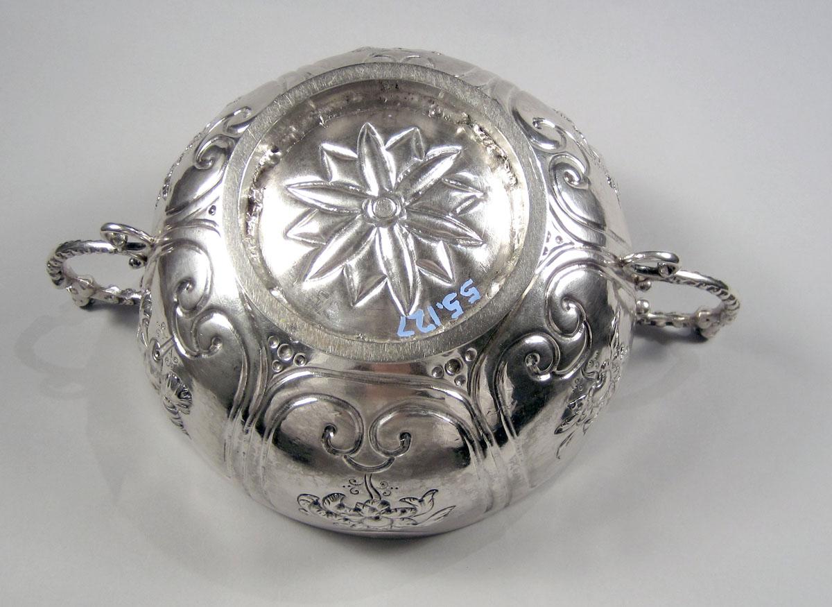 1955.0127 Silver Bowl underside