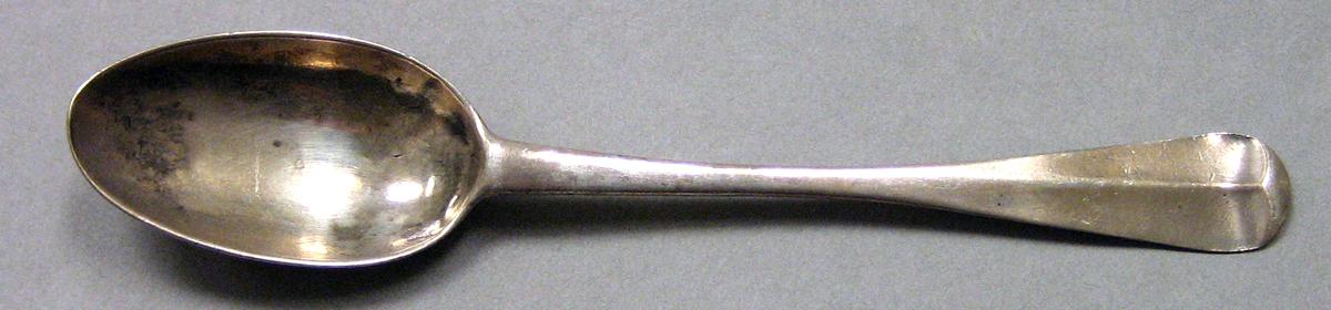 1962.0240.688 Silver Spoon upper surface