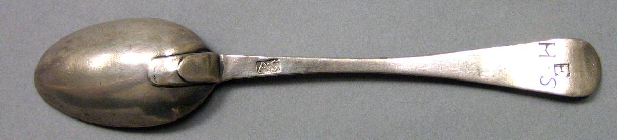 1962.0240.688 Silver Spoon underside